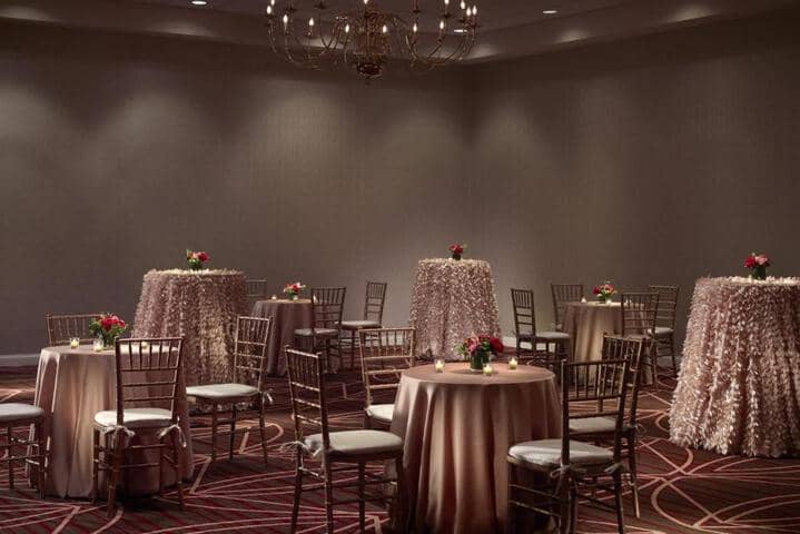 Ballroom/Hall 27 of 41